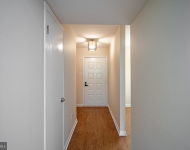 1504 Linden Way - Photo Thumbnail 4