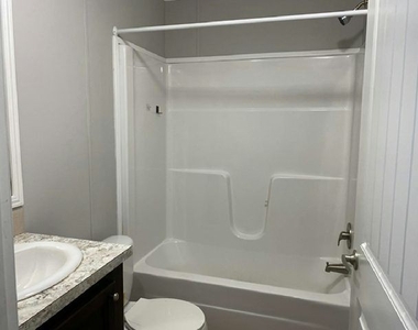 4906 Nw 1 Way - Photo Thumbnail 5