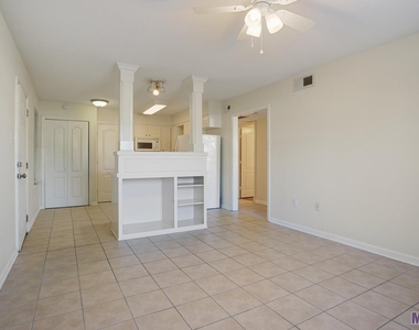 445 W Parker Blvd #3 - Photo Thumbnail 4