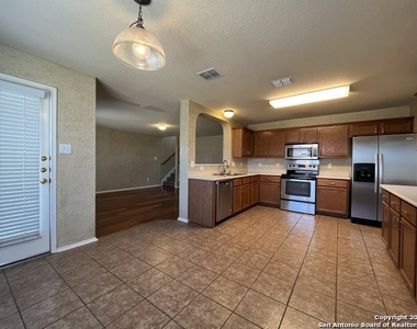 9806 Discovery Dr - Photo Thumbnail 10
