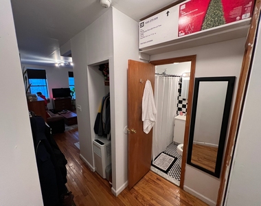 447 West 37th Street - Photo Thumbnail 6