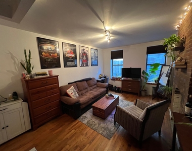 447 West 37th Street - Photo Thumbnail 2