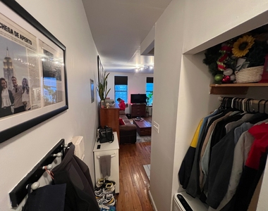 447 West 37th Street - Photo Thumbnail 4