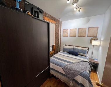 447 West 37th Street - Photo Thumbnail 5