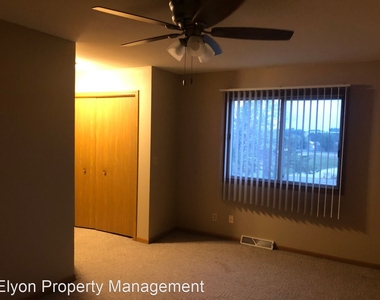 4 Unit At 5409-5415 45th Street. - Photo Thumbnail 15