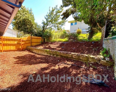 2312 Ne Lombard St - Photo Thumbnail 15