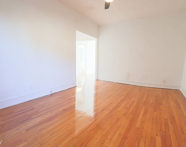 637 W. Cornelia, Unit W-6 - Photo Thumbnail 10