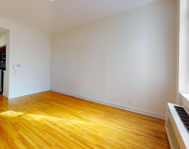 365 West 52nd Street - Photo Thumbnail 3