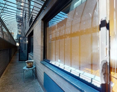 365 West 52nd Street - Photo Thumbnail 2