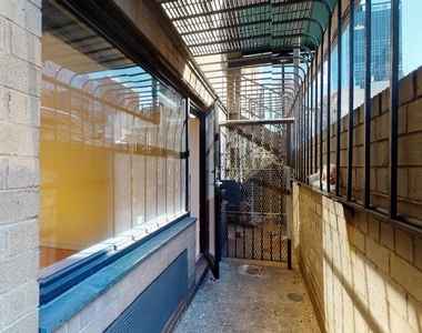 365 West 52nd Street - Photo Thumbnail 1