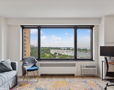 3100 N Lake Shore Drive - Photo Thumbnail 3