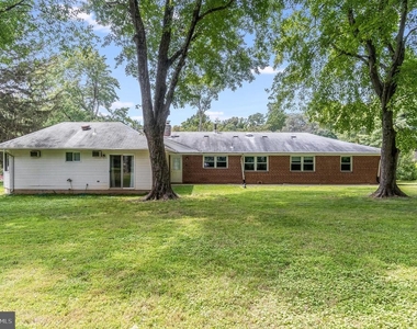 3139 Barbara Ln - Photo Thumbnail 24