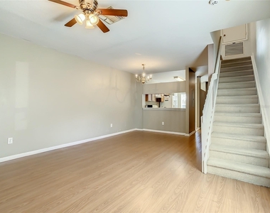 1050 Vineland Place - Photo Thumbnail 14