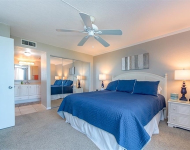 900 Cove Cay Drive - Photo Thumbnail 14