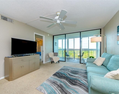 900 Cove Cay Drive - Photo Thumbnail 7