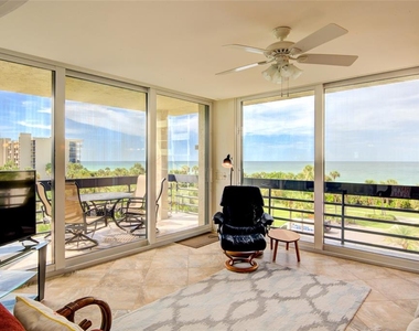 1125 Gulf Of Mexico Drive - Photo Thumbnail 2