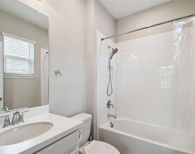 2839 Dudley Avenue - Photo Thumbnail 47