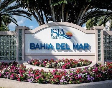 6061 Bahia Del Mar Circle - Photo Thumbnail 2