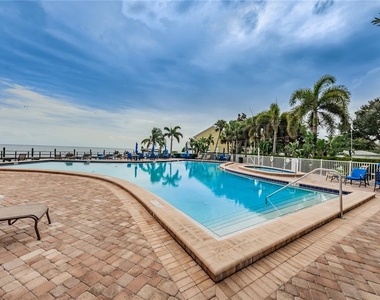 5175 Coquina Key Drive Se - Photo Thumbnail 27