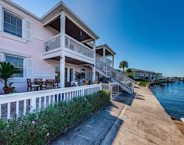 5175 Coquina Key Drive Se - Photo Thumbnail 17