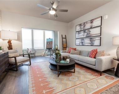 5561 Post Oak Boulevard - Photo Thumbnail 4