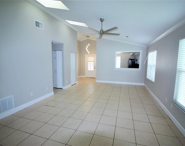 2010 Plainfield Drive - Photo Thumbnail 6