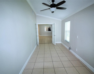 2010 Plainfield Drive - Photo Thumbnail 9