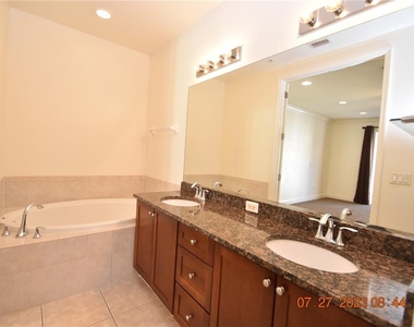 4409 W Gray Street - Photo Thumbnail 31