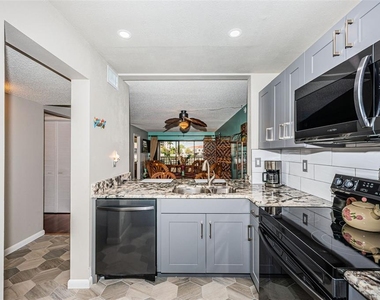 6281 Bahia Del Mar Boulevard - Photo Thumbnail 8