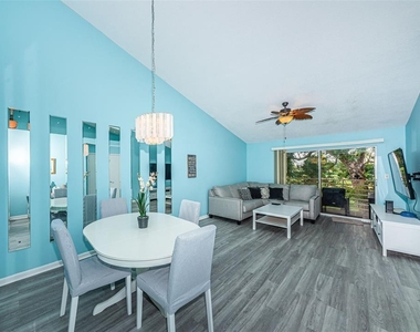 6077 Bahia Del Mar Boulevard - Photo Thumbnail 2