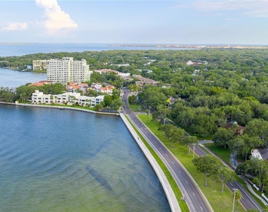 4907 Bayshore Boulevard - Photo Thumbnail 3