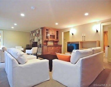 33 Sentry Hill Road - Photo Thumbnail 6
