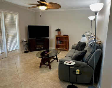 4715 Coquina Key Drive Se - Photo Thumbnail 12