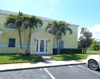 4715 Coquina Key Drive Se - Photo Thumbnail 2