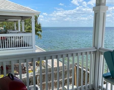 5110 Coquina Key Drive Se - Photo Thumbnail 6