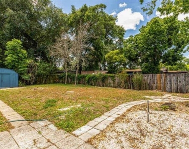 1214 N Pine Hills Road - Photo Thumbnail 9