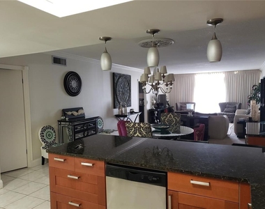 5396 Gulf Boulevard - Photo Thumbnail 10