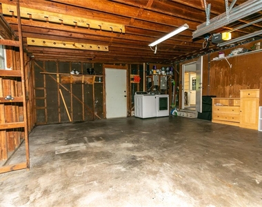 1221 Lynn Avenue - Photo Thumbnail 25