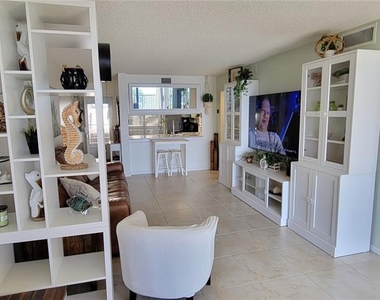 6287 Bahia Del Mar Circle - Photo Thumbnail 8