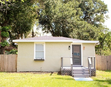 1504 E Knollwood Street - Photo Thumbnail 0