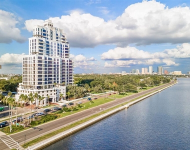 2103 Bayshore Boulevard - Photo Thumbnail 0