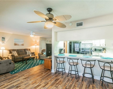 661 Poinsettia Avenue - Photo Thumbnail 5