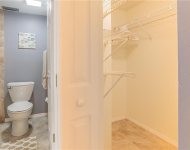 661 Poinsettia Avenue - Photo Thumbnail 16