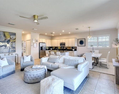 8113 Miramar Way - Photo Thumbnail 2