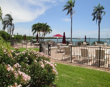 6365 Bahia Del Mar Boulevard - Photo Thumbnail 13