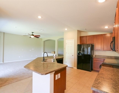 11401 Flora Springs Drive - Photo Thumbnail 10