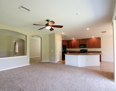 11401 Flora Springs Drive - Photo Thumbnail 7