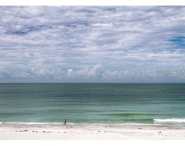2425 Gulf Of Mexico Drive - Photo Thumbnail 3