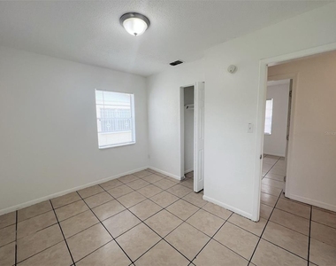 3715 E Mcberry Street - Photo Thumbnail 9