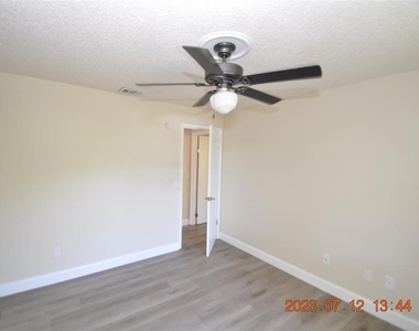 718 Oak Street Sw - Photo Thumbnail 25